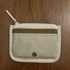 lululemon wallet
